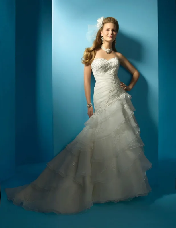 Online Only Alfred Angelo 2123