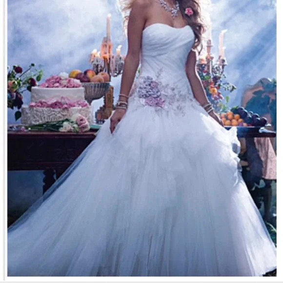 Super Bargain Alfred Angelo 238