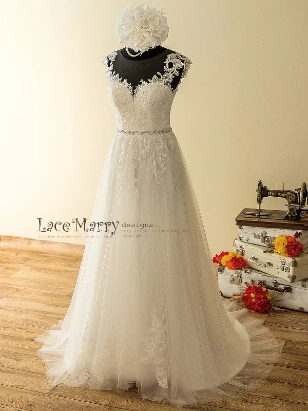 YEAR-End Sale Ivory Boho Summer Wedding Dress with Airy Tulle Skirt