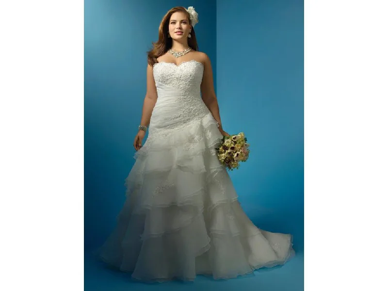 Limited Time Offer Alfred Angelo 2123