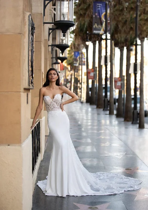 Year-End Sale Pronovias Monroe