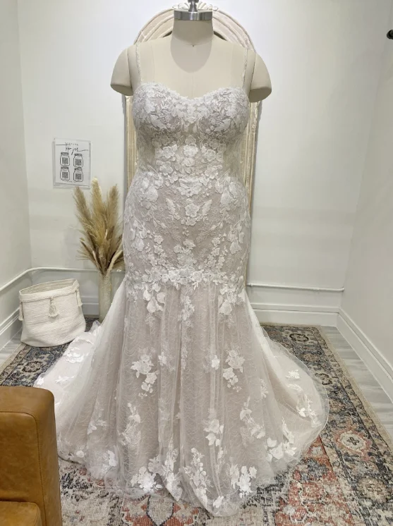 YEAR-End Sale Maggie Sottero Joelle