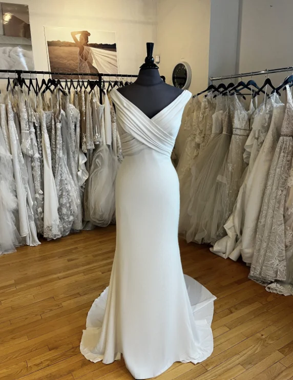 Now or Never Pronovias Moore