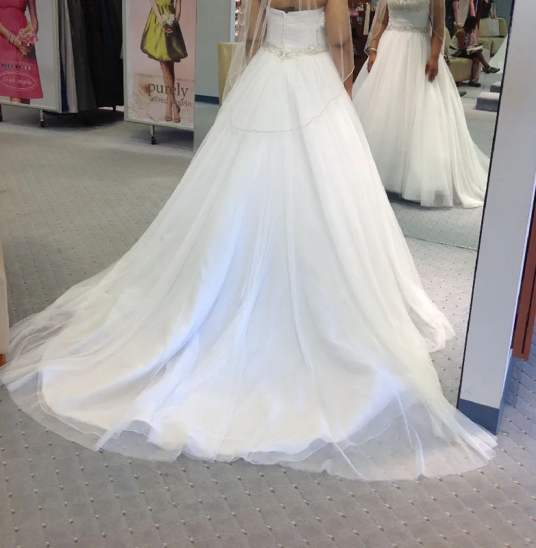 Online Only Alfred Angelo 2376