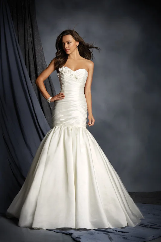 Clearance Sale Alfred Angelo 2521
