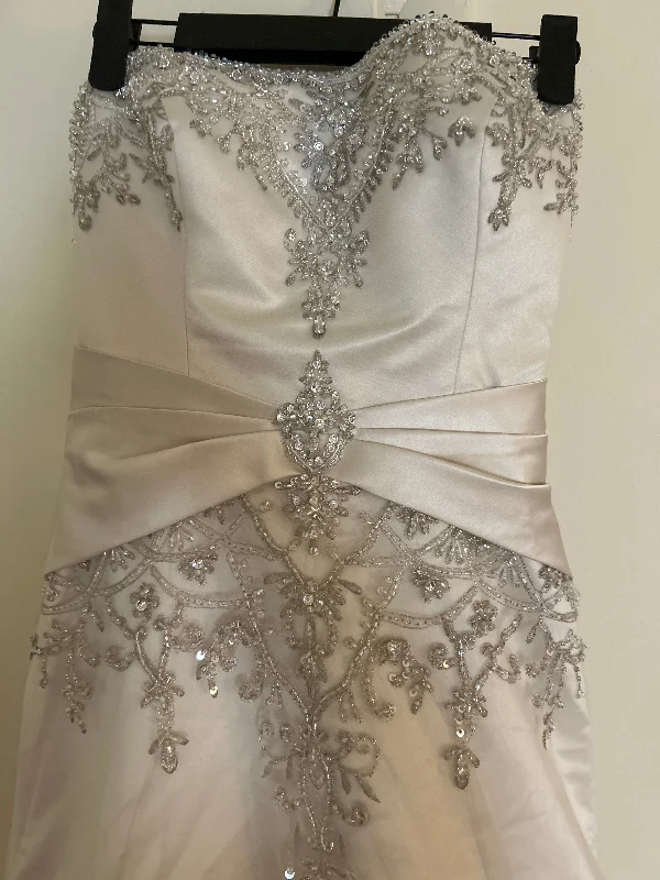 New Deals Allure Bridals 8443