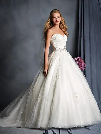 Lowest Price Alfred Angelo 2492 Fantasy-Inspired Signature Wedding Dress