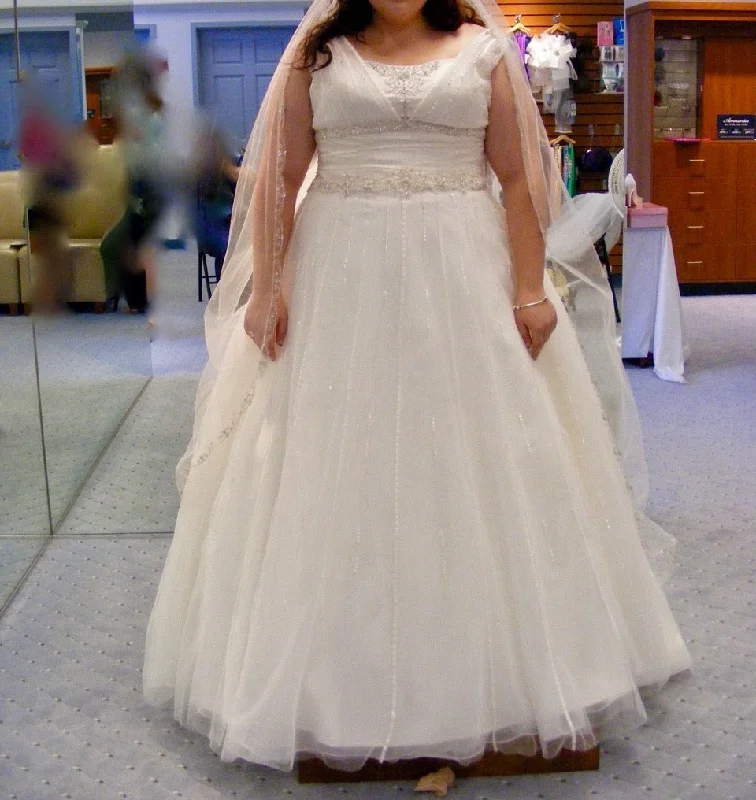 Limited Edition Alfred Angelo 2166W