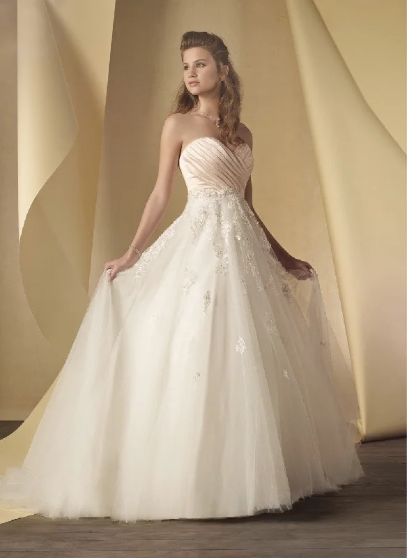 Hot Deal Alfred Angelo 2452