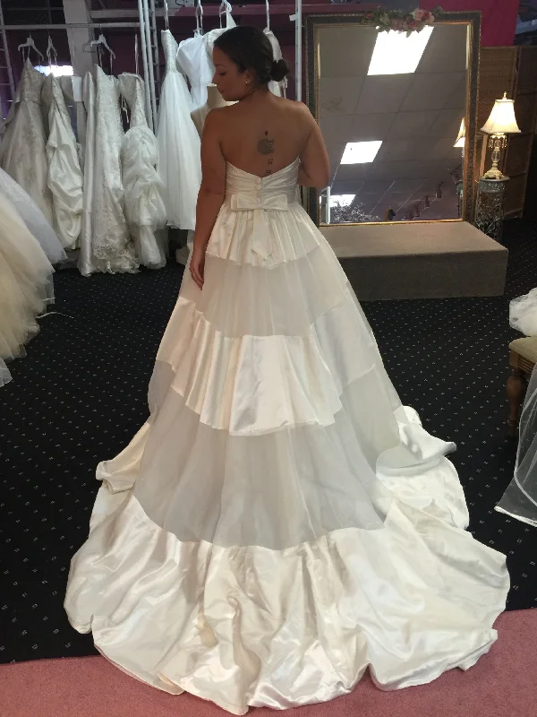 Price Meltdown Alfred Angelo 2469
