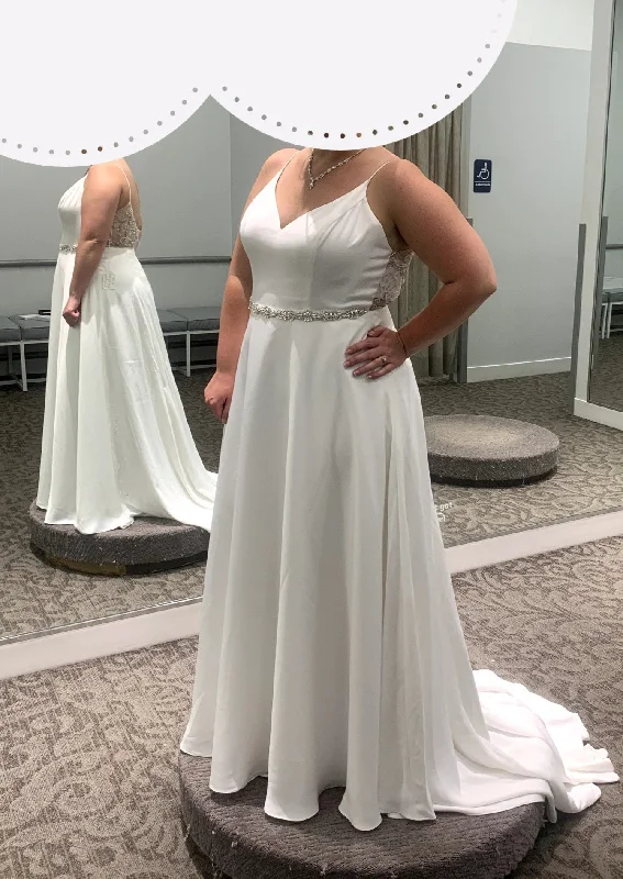 Today’s Deal David's Bridal WG4004DB Beaded Back V-Neck Satin Wedding Dress