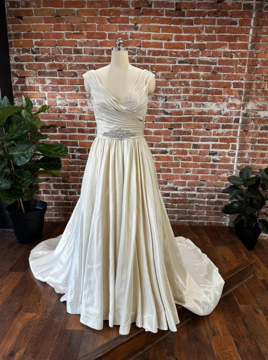 Early Access Allure Bridals 9155