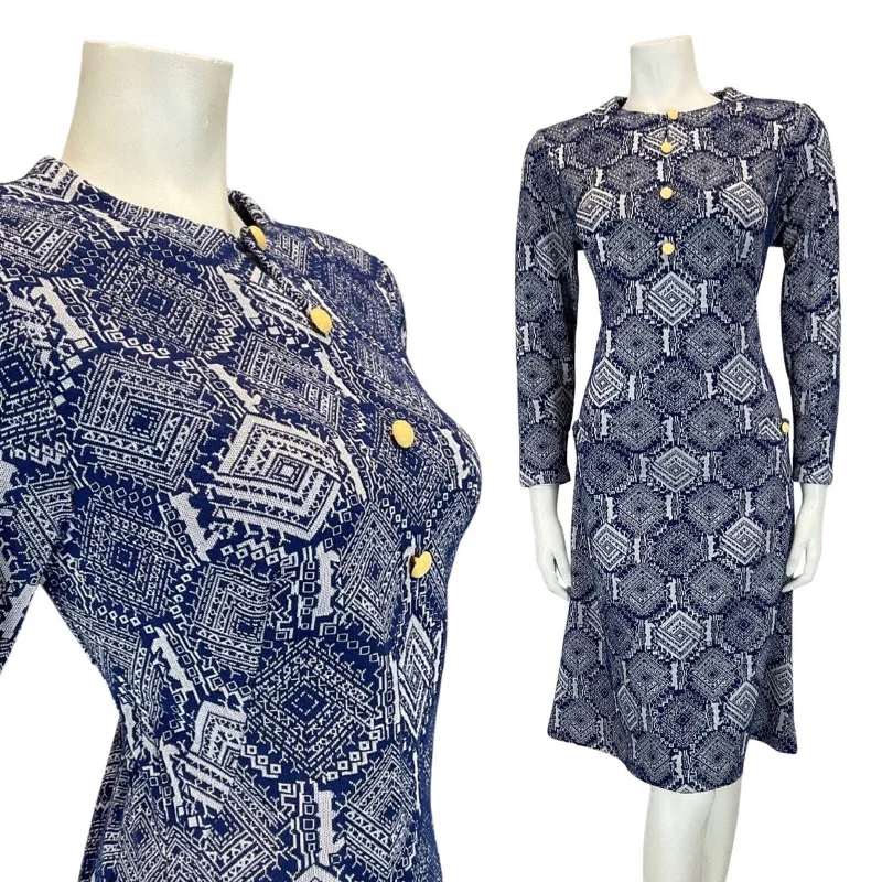 Warehouse Sale VINTAGE 60s 70s BLUE WHITE GEOMETRIC TILED MOD LONGSLEEVE SHORT DRESS 12 14 Warehouse Sale VINTAGE 60s 70s BLUE WHITE GEOMETRIC TILED MOD LONGSLEEVE SHORT DRESS 12 14