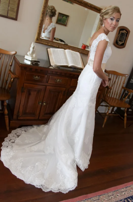 Price Blitz Alfred Angelo 2407