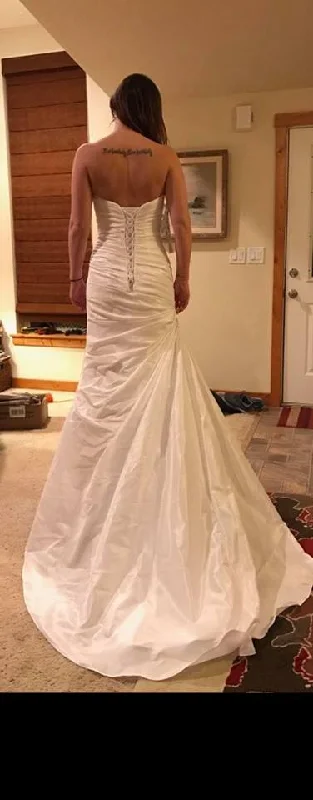 Customer Appreciation Sale Alfred Angelo 2404