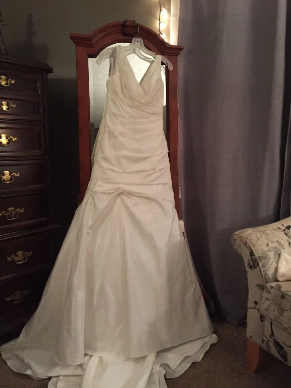 Savings Spectacular Alfred Angelo 2355