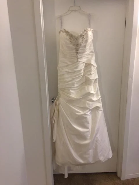 Year-End Sale Alfred Angelo 2402