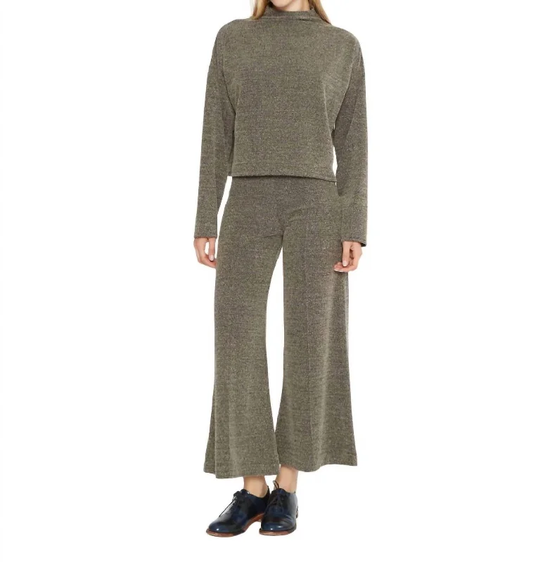 Discount Days Boucle Cropped Wide Leg Pant In Pebble