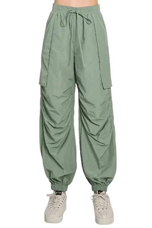 Deal Mania Ruched Cargo Pants In Sage