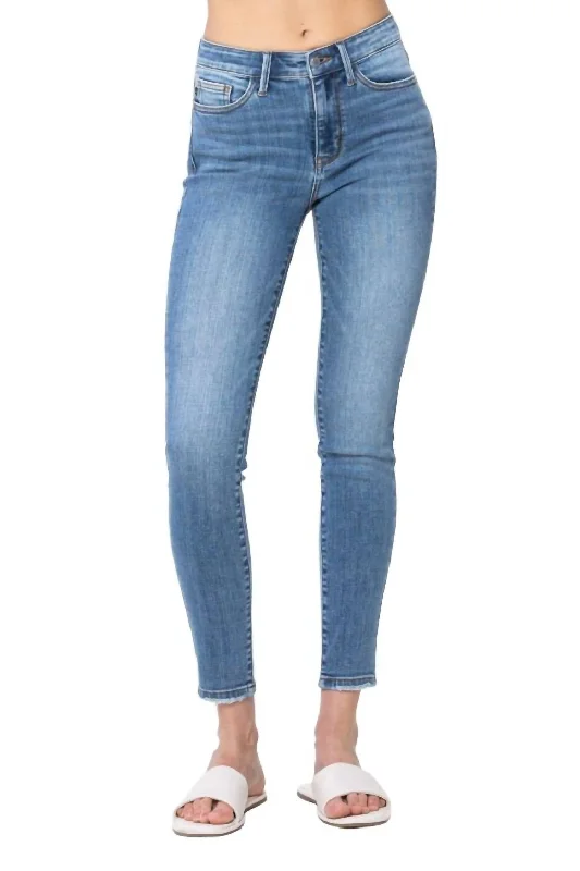 Online Exclusive Sally Skinny Jeans In Vintage Wash
