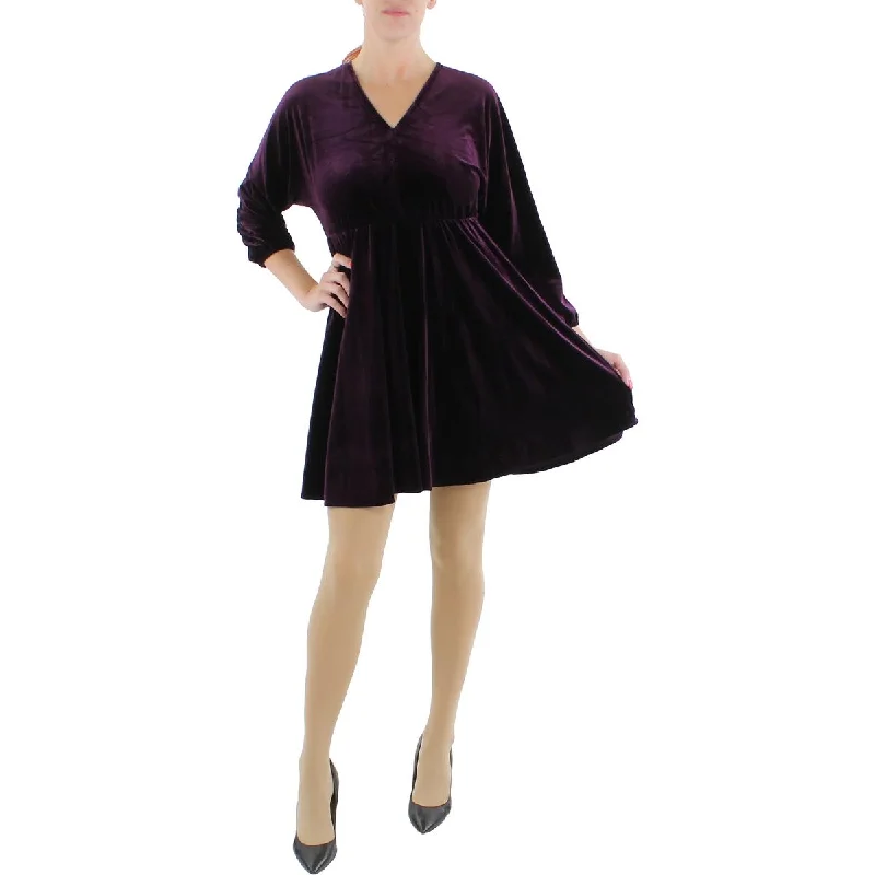 Can't Miss London Times Womens Petites Velvet Mini Cocktail and Party Dress